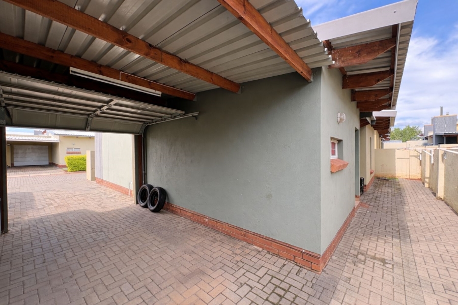 3 Bedroom Property for Sale in Waterval East North West
